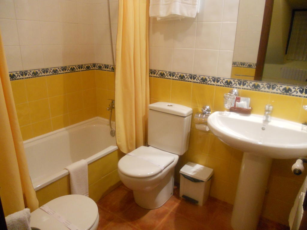 Hotel Taramundi Oda fotoğraf